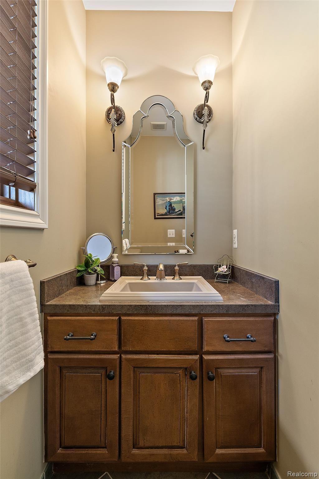 523 Trinway Road Troy, MI 48085 - Photo 30 of 55 523 Trinway-71.jpg