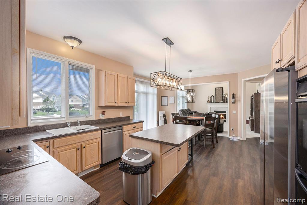 1259 Tulberry Circle Rochester, MI 48306 - Photo 12 of 30 Gallery Image 12