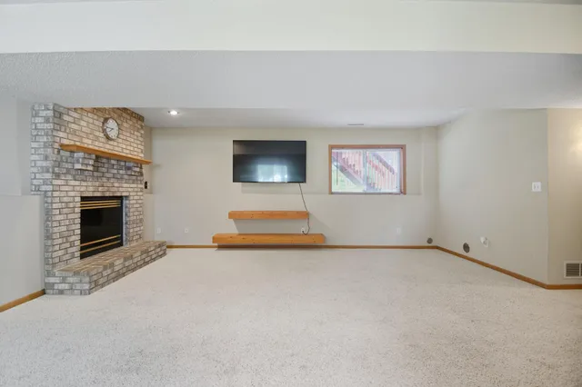 $279,999 | 1802 18th Street Southwest, Austin, MN 55912