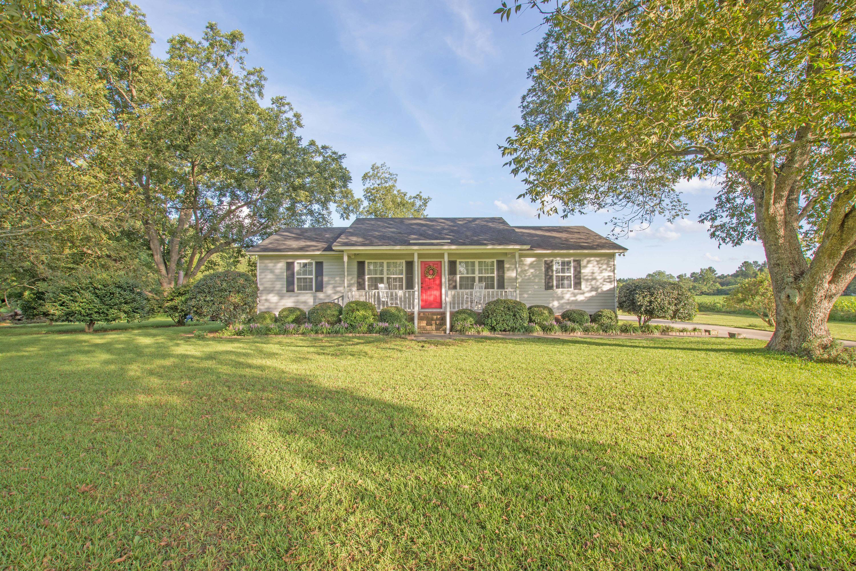 817 Pickett Level Road Elloree, SC 29047 - Photo 1 of 39 817 Pickett level rd 1-3