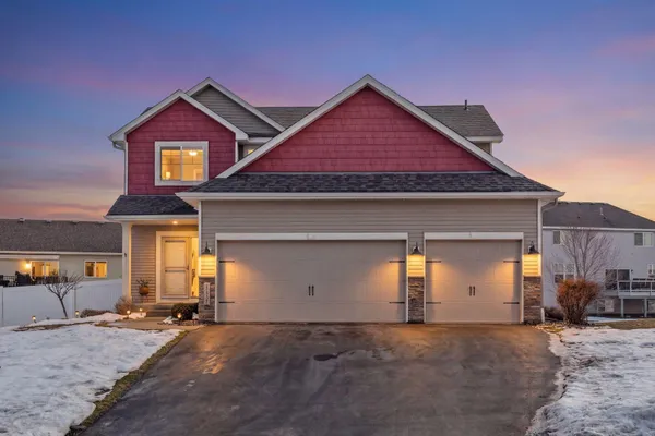 $565,000 | 21421 Hytrail Circle, Lakeville, MN 55044