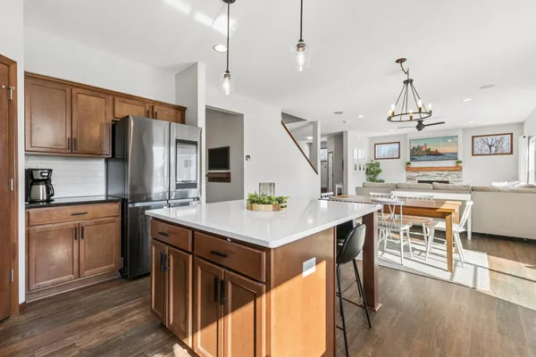 $565,000 | 21421 Hytrail Circle, Lakeville, MN 55044