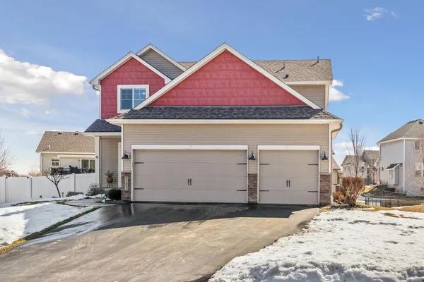 $565,000 | 21421 Hytrail Circle, Lakeville, MN 55044