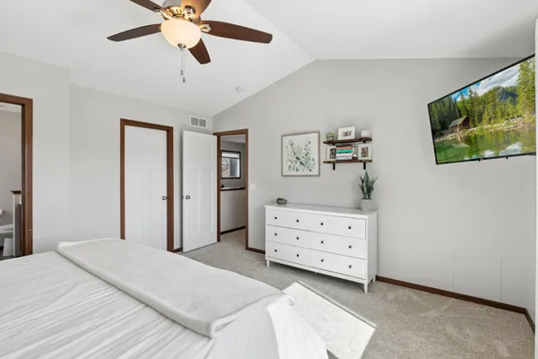 $565,000 | 21421 Hytrail Circle, Lakeville, MN 55044