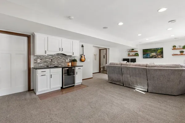 $565,000 | 21421 Hytrail Circle, Lakeville, MN 55044