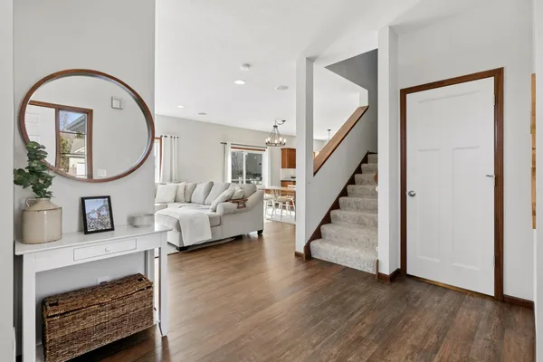 $565,000 | 21421 Hytrail Circle, Lakeville, MN 55044