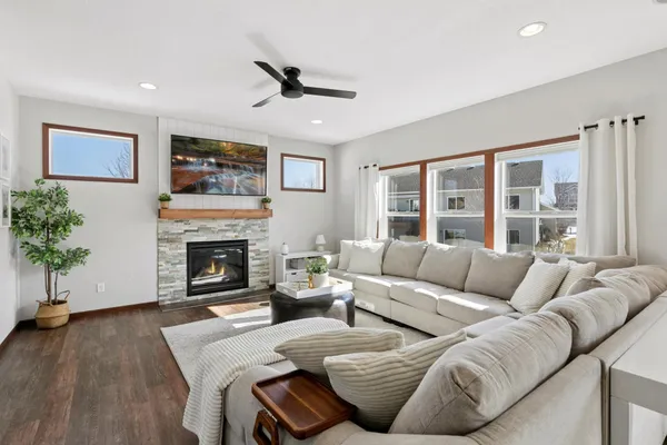 $565,000 | 21421 Hytrail Circle, Lakeville, MN 55044