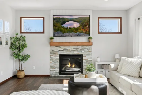 $565,000 | 21421 Hytrail Circle, Lakeville, MN 55044