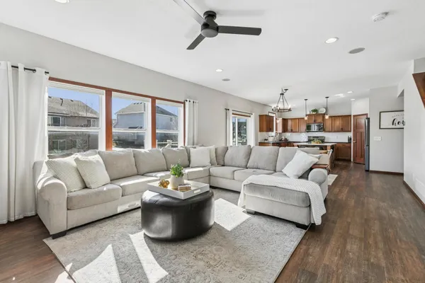 $565,000 | 21421 Hytrail Circle, Lakeville, MN 55044