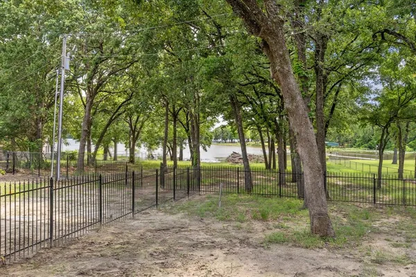 $3,800 | 2811 Rodeo Drive, Quinlan, TX 75474