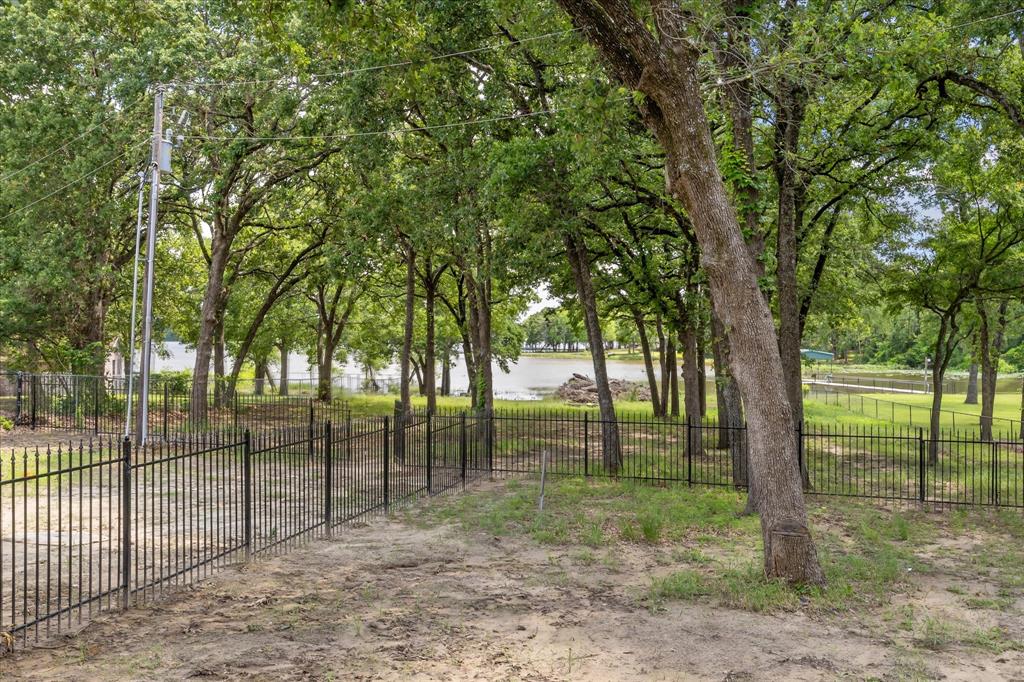 2811 Rodeo Drive Quinlan, TX 75474 - Photo 30 of 35 View of yard