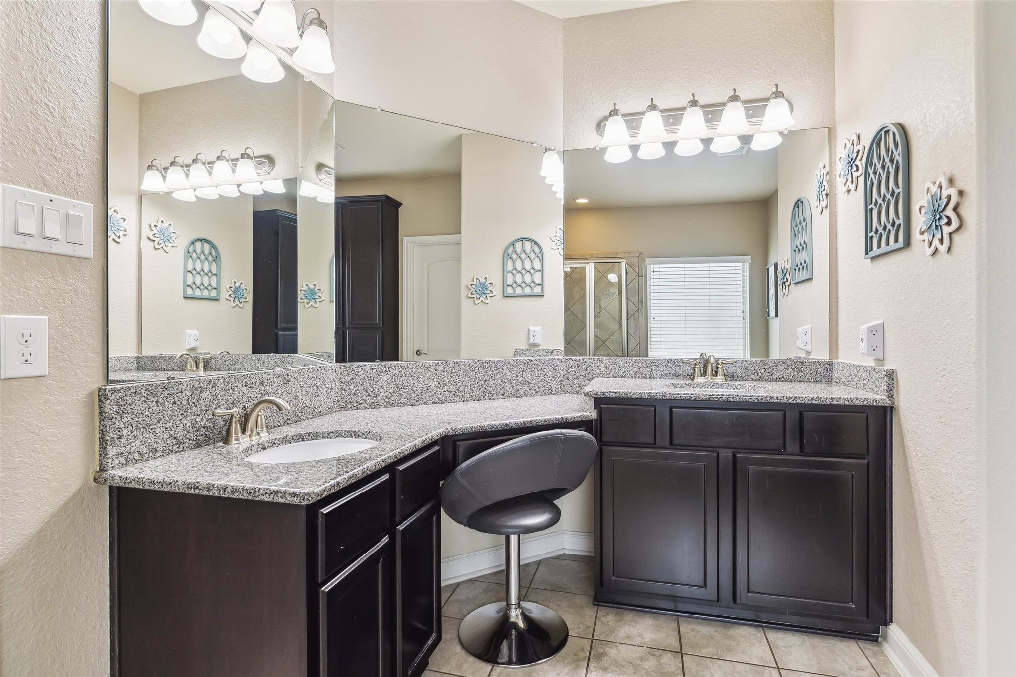 4914 Mountain Maple Trail Rosenberg, TX 77471 - Photo 16 of 23 Primary bathroom with double sinks and a vanity area!