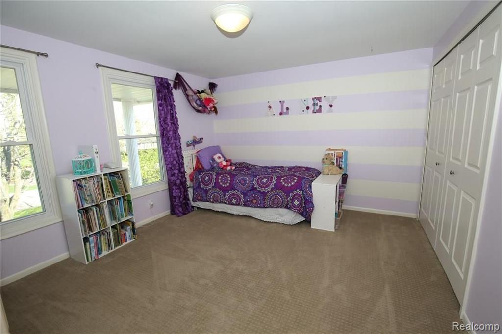 925 Bridgestone Drive Rochester Hills, MI 48309 - Photo 37 of 54