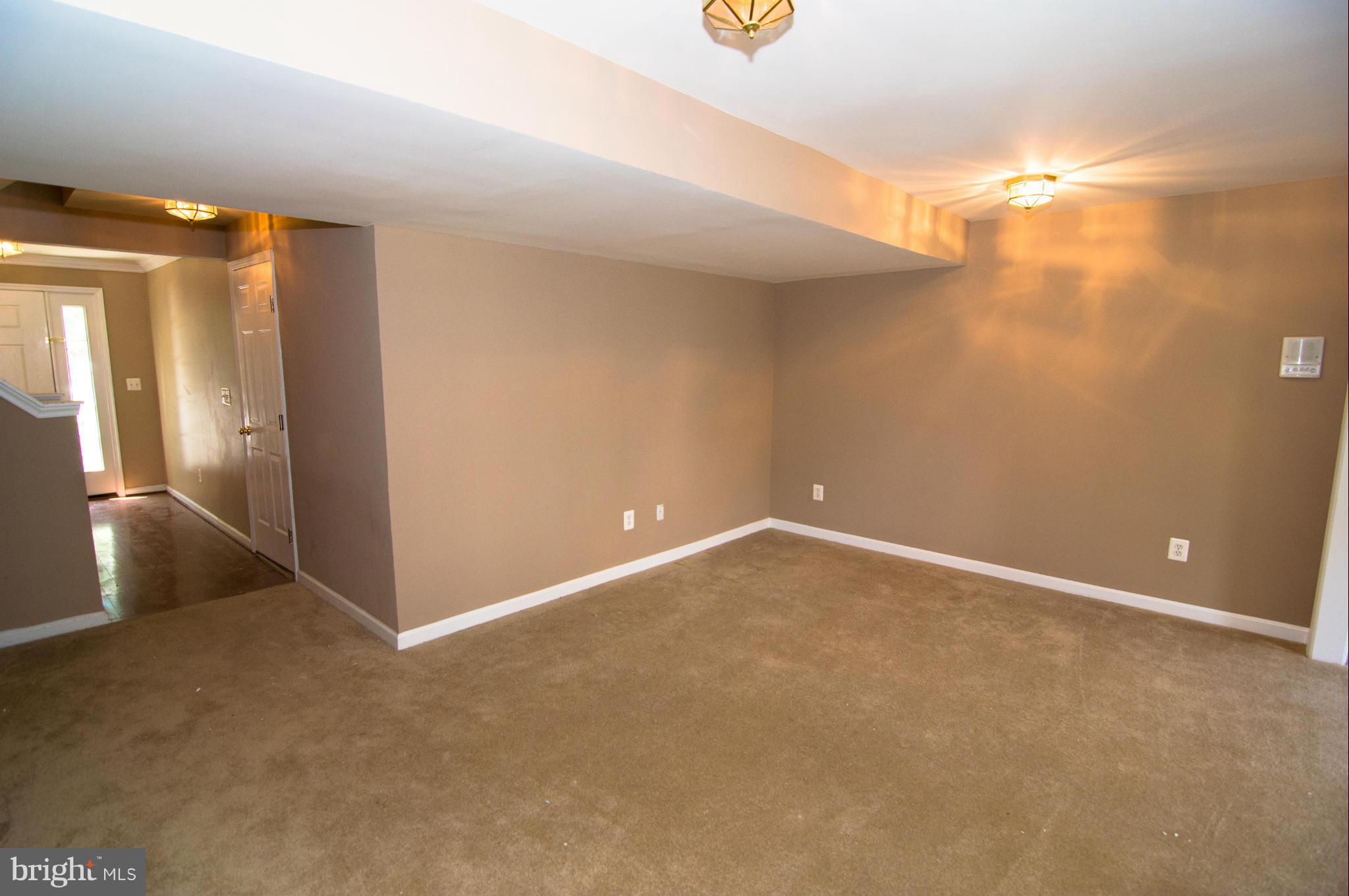 43004 Center Street Chantilly, VA 20152 - Photo 11 of 30 Lower Level Great Room