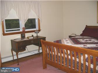 535 Valley View Road Langhorne, PA 19047 - Photo 9 of 12 Bedroom - Main