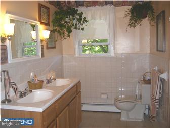 535 Valley View Road Langhorne, PA 19047 - Photo 10 of 12 Bathroom