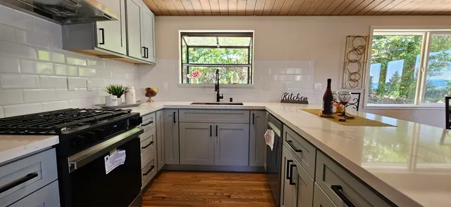 $1,095,000 | 7030 Snake Road, Oakland, CA 94611