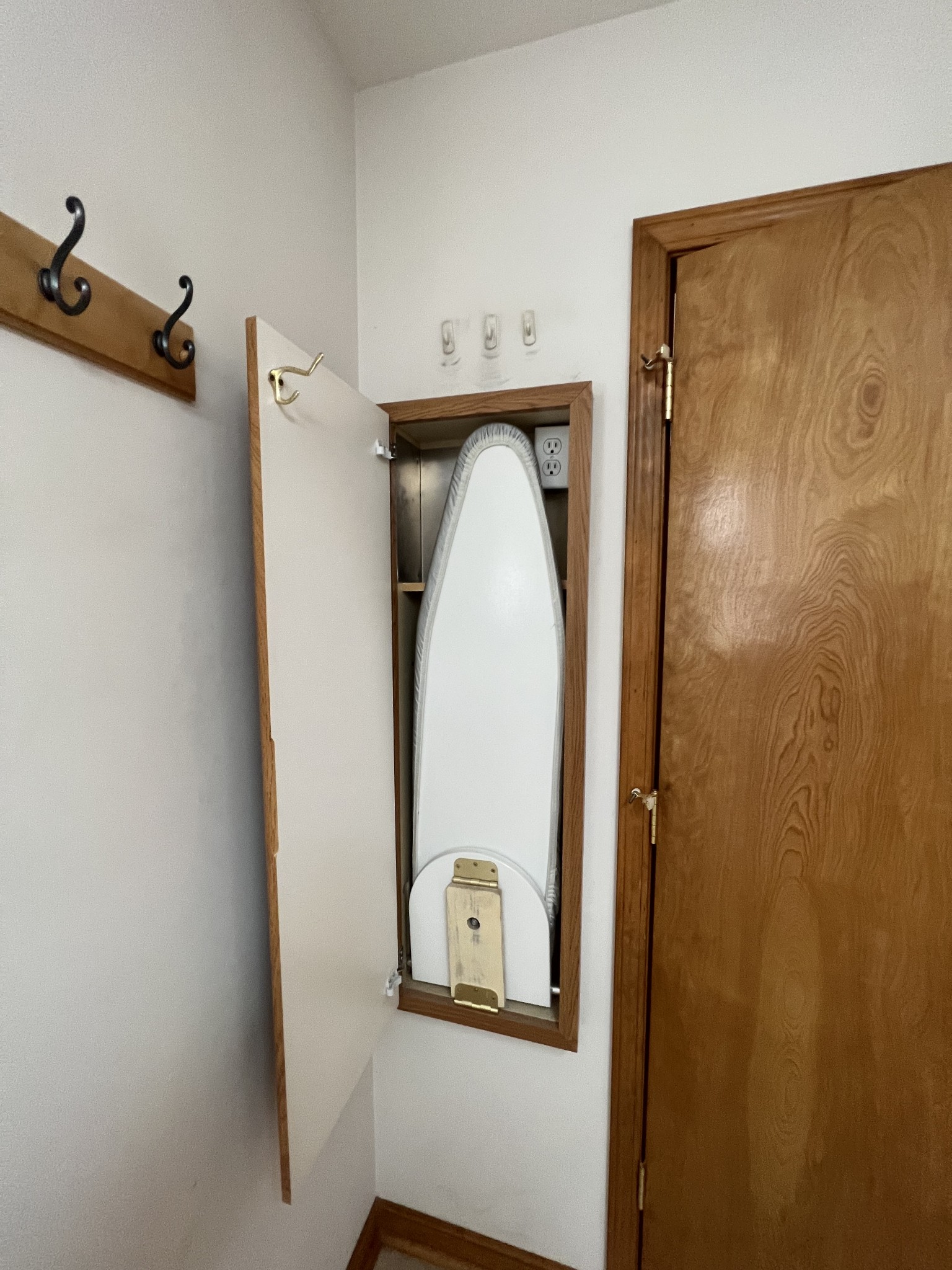 152 Bosham Road Westmoreland, TN 37186 - Photo 29 of 53 a close view of a utility room with dryer and washer
