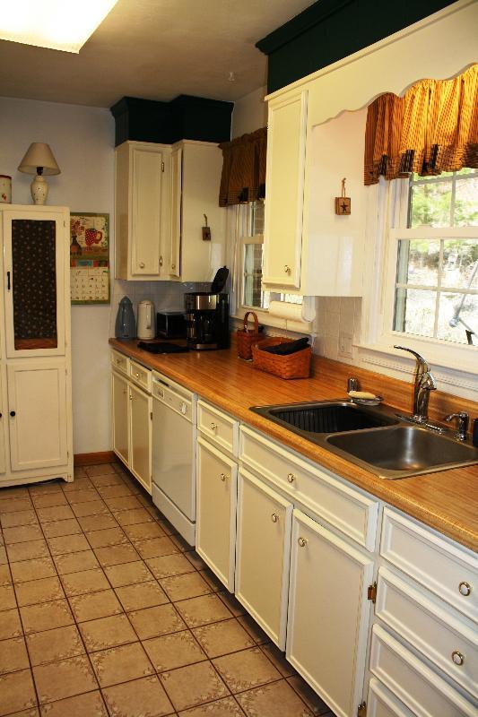 4912 Ferguson Valley Road Roanoke, VA 24014 - Photo 14 of 52 Kitchen