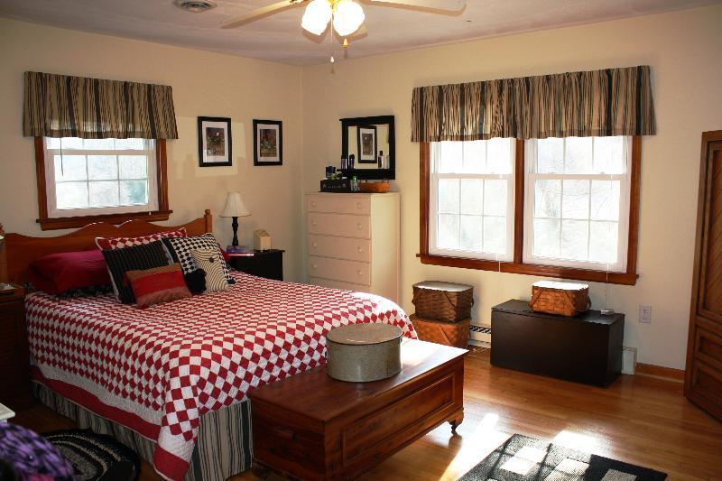 4912 Ferguson Valley Road Roanoke, VA 24014 - Photo 22 of 52 Bedroom 2