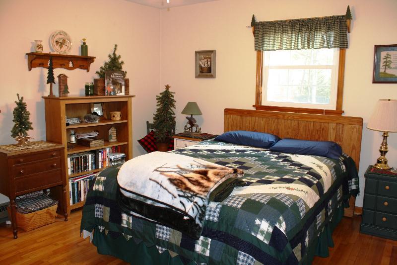 4912 Ferguson Valley Road Roanoke, VA 24014 - Photo 27 of 52 Master Bedroom