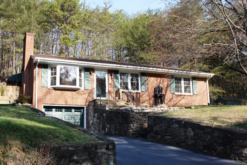 4912 Ferguson Valley Road Roanoke, VA 24014 - Photo 52 of 52 Front