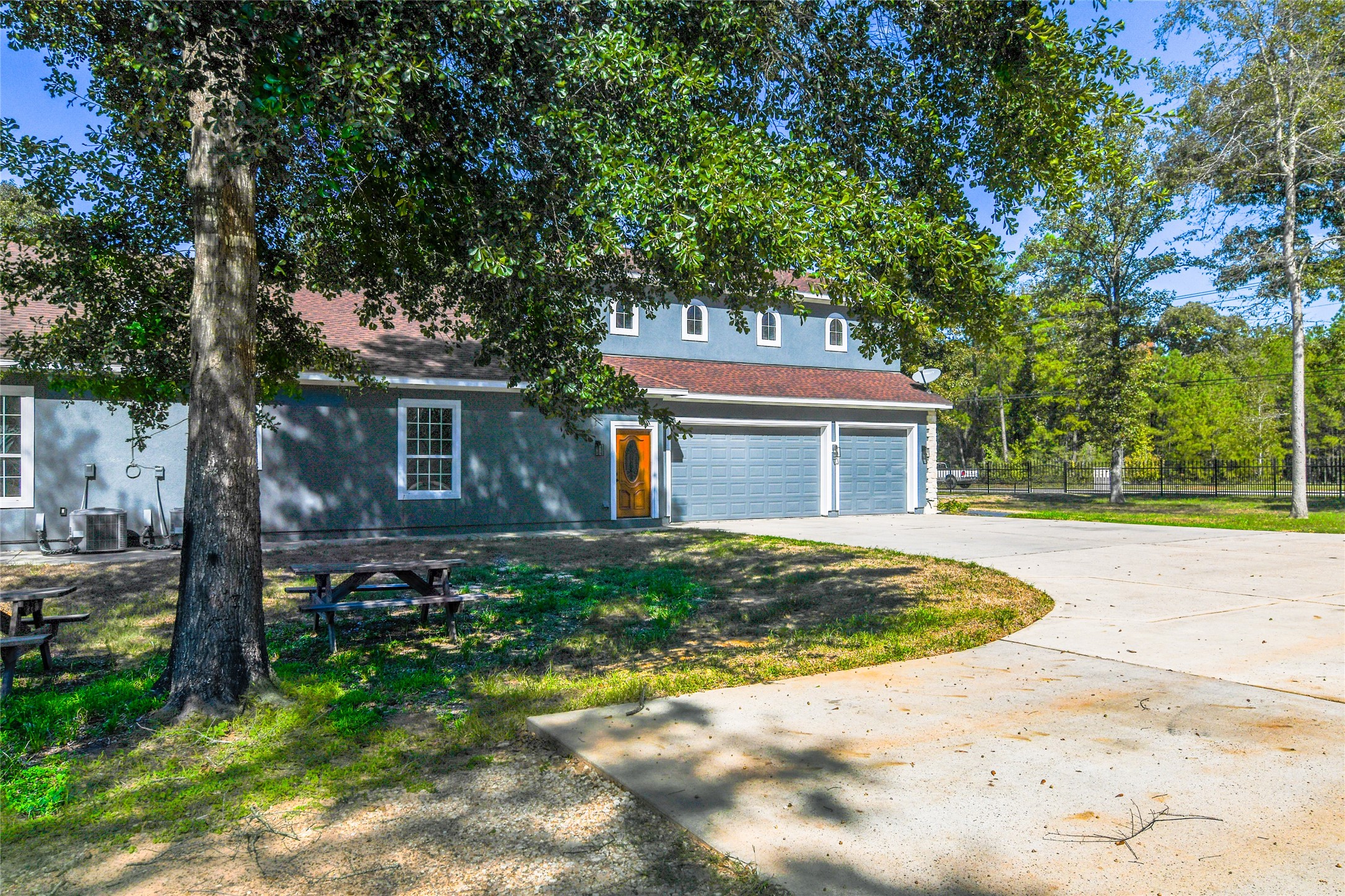 12446 Willis Waukegan Road Conroe, TX 77303 - Photo 3 of 44