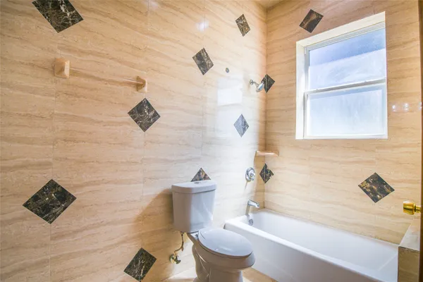 $3,500 | 12446 Willis Waukegan Road, Conroe, TX 77303