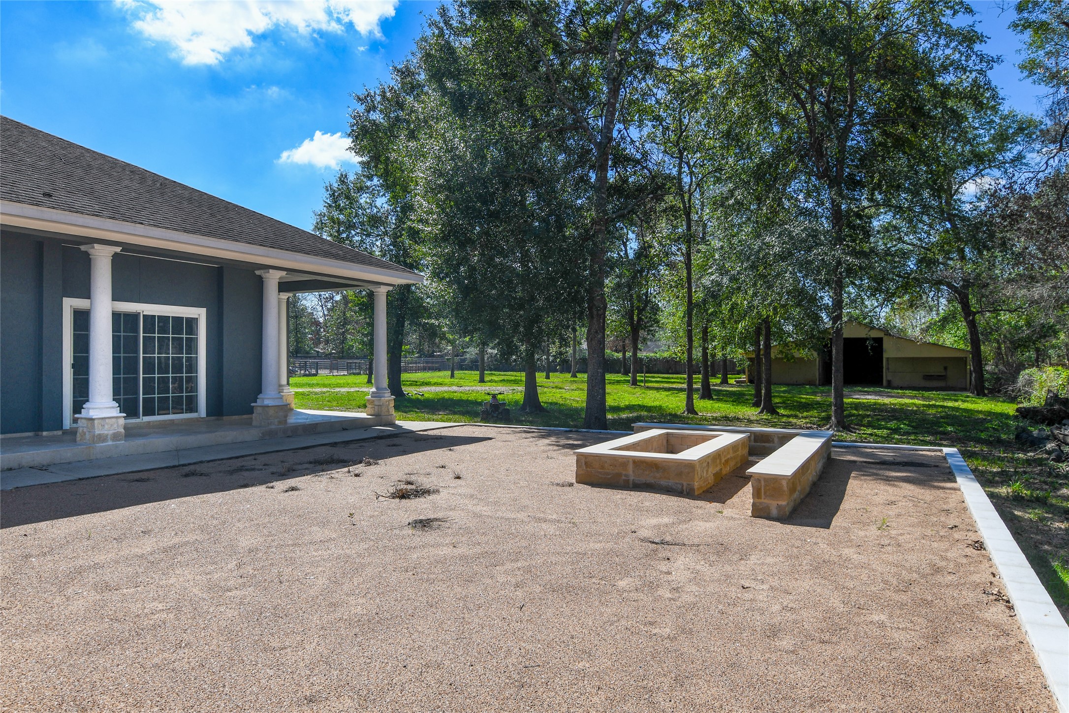 12446 Willis Waukegan Road Conroe, TX 77303 - Photo 6 of 44