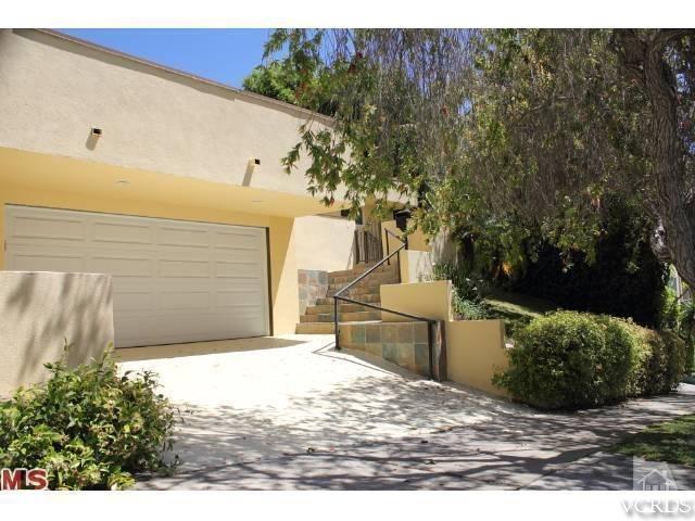 10386 Rochester Avenue Los Angeles, CA 90024 - Photo 1 of 18 a view of outdoor space and yard