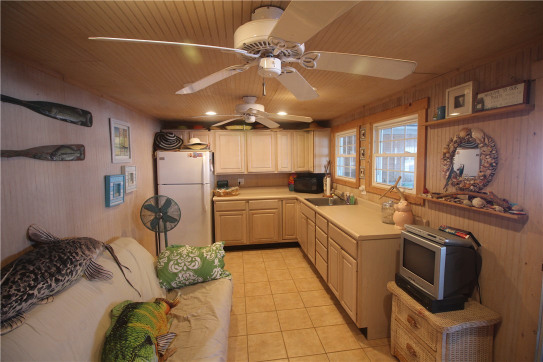 175 Bonnet Point Road, Unit 250251 Narragansett, RI 02882 - Photo 13 of 17