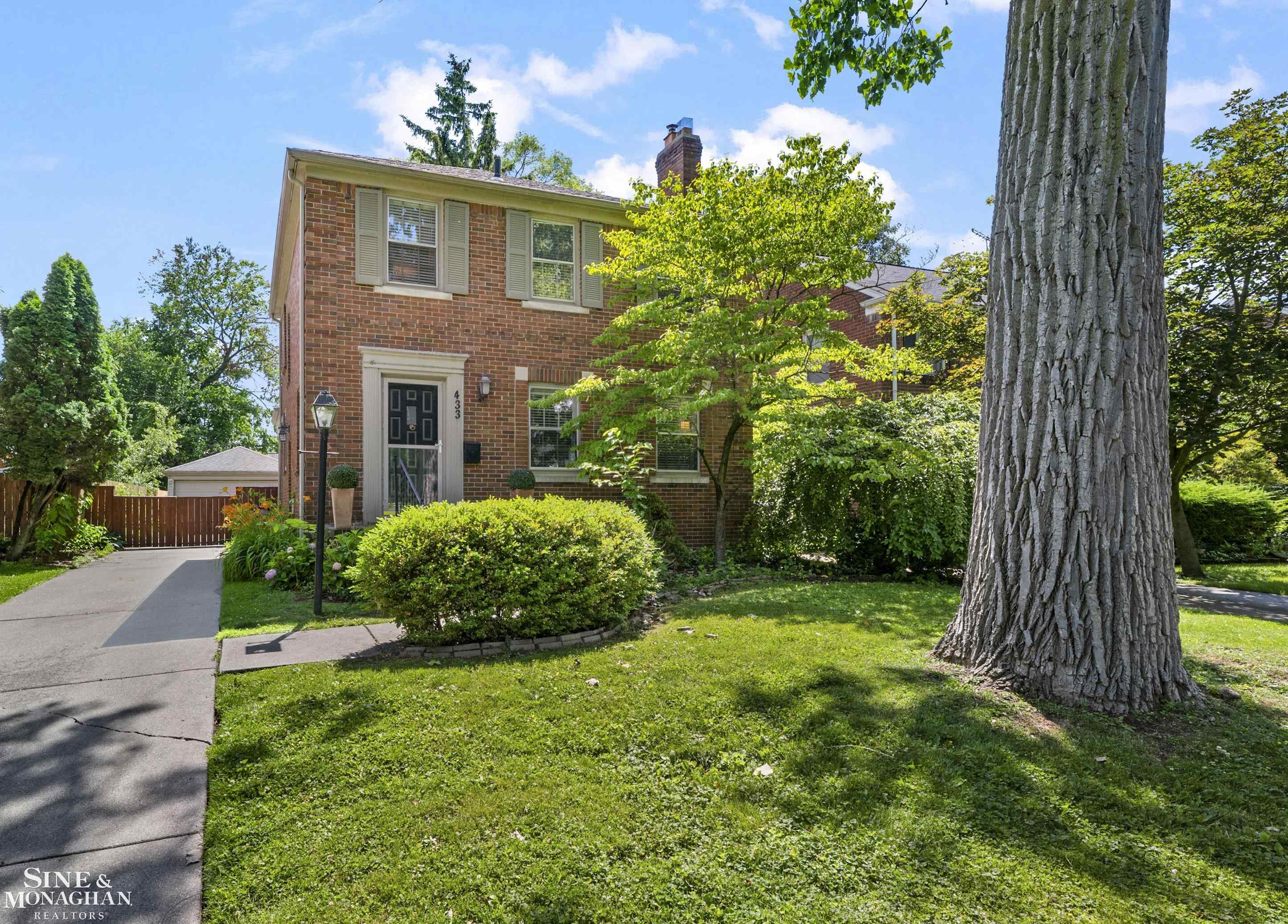 433 Maison Road Grosse Pointe, MI 48236 - Photo 1 of 38 50213206-ae4c5bad-d326-4e0e-b45e-c72f831a438e.JPG