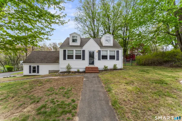 $425,000 | 6 Prospect Drive, Newtown, CT 06470