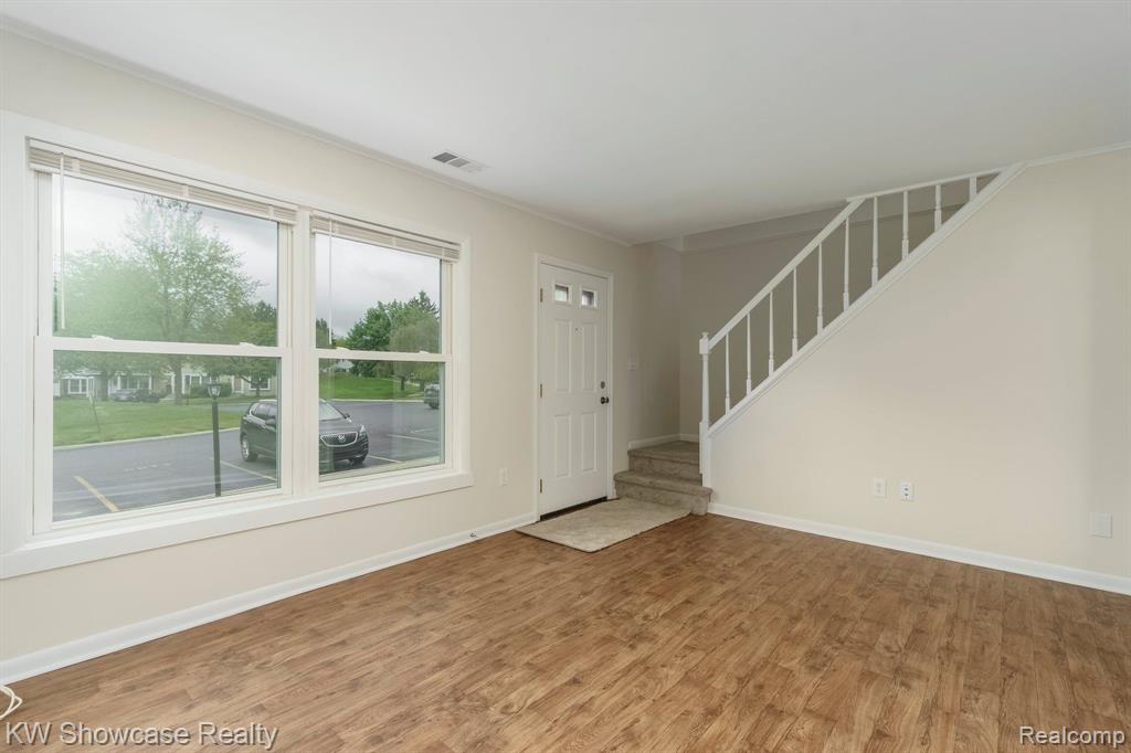 1141 Marquette Court Rochester Hills, MI 48307 - Photo 7 of 34