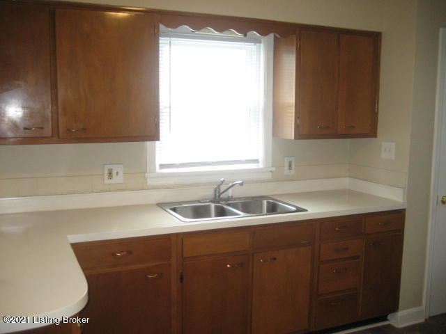 4624 Beechbrook Road Louisville, KY 40218 - Photo 5 of 17 Kitchen