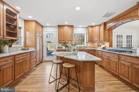 $1,499,000 | 833 Fontaine Street, Alexandria, VA 22302