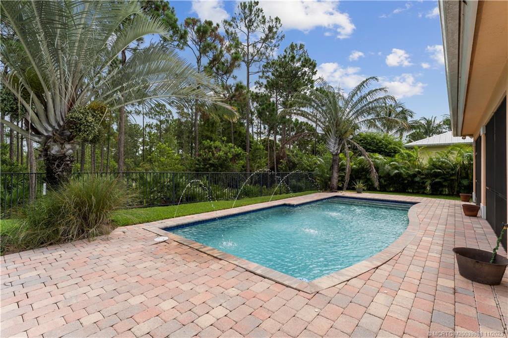 155 Southwest Cocoloba Way Stuart, FL 34997 - Photo 4 of 35 Gallery Image 4