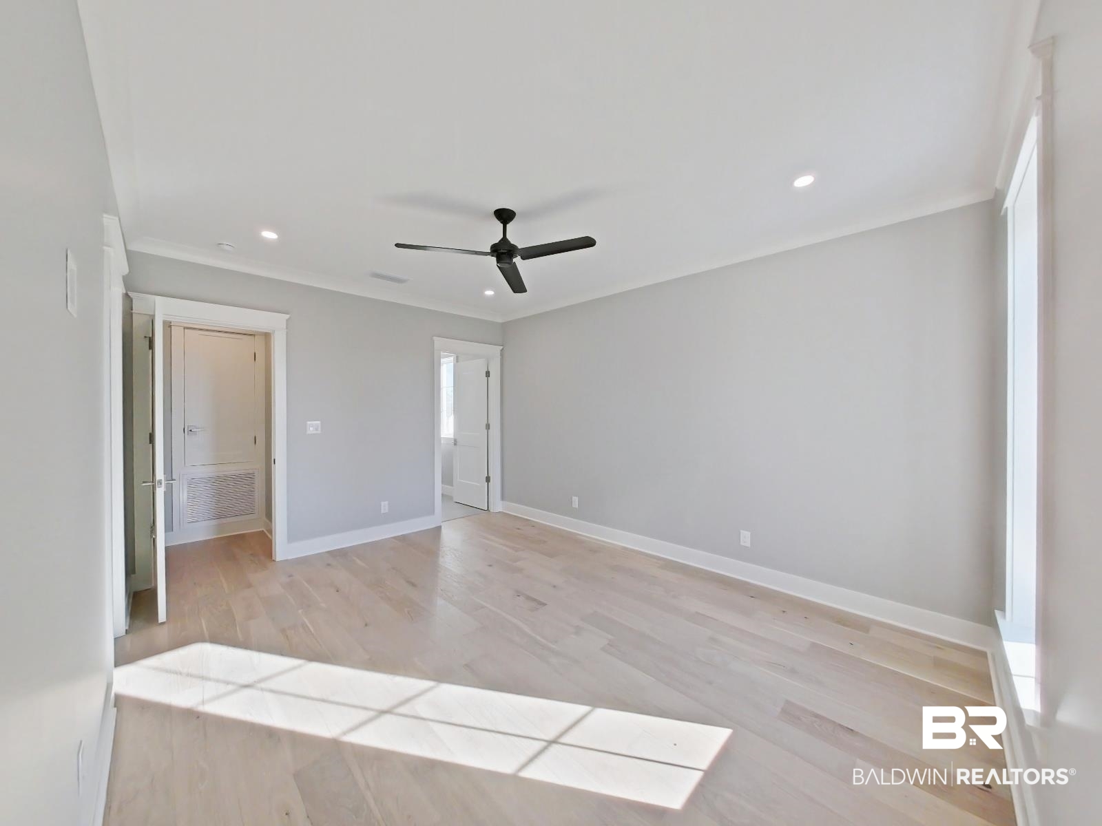 832 Inlet Circle Gulf Shores, AL 36542 - Photo 23 of 36 Guest Bed 1