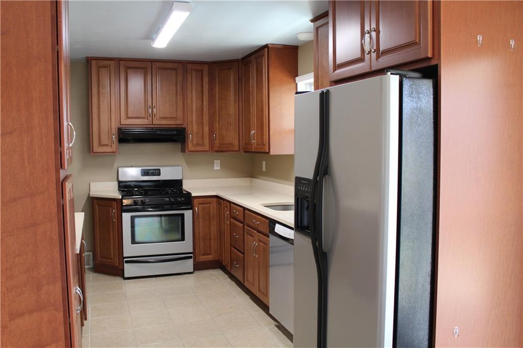 110 Chestnut Center Monaca, PA 15061 - Photo 3 of 10 Gallery Image 3