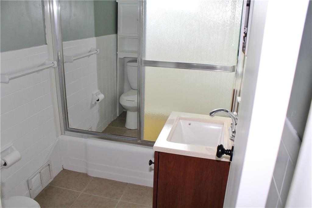 110 Chestnut Center Monaca, PA 15061 - Photo 7 of 10 Gallery Image 7