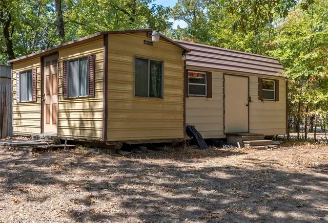 $950,000 | 6001 Melba Drive, Malakoff, TX 75148