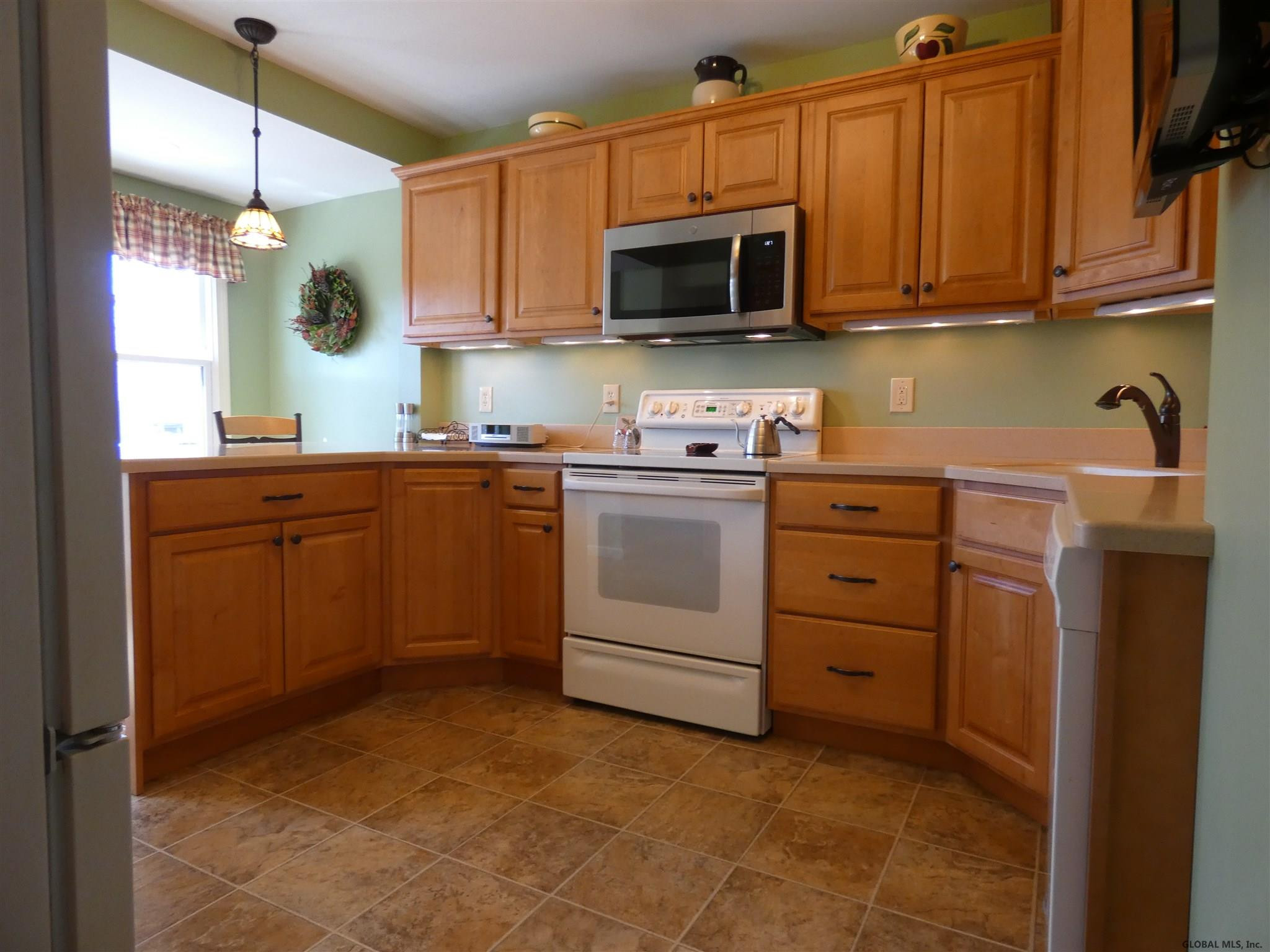 710 Curry Road Rotterdam, NY 12306 - Photo 4 of 54 Photo 4