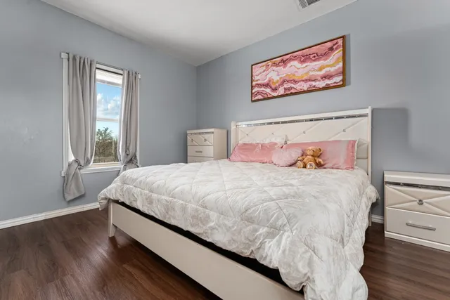 $757,953 | 1206 Walter Hoffman Road, Cedar Creek, TX 78612