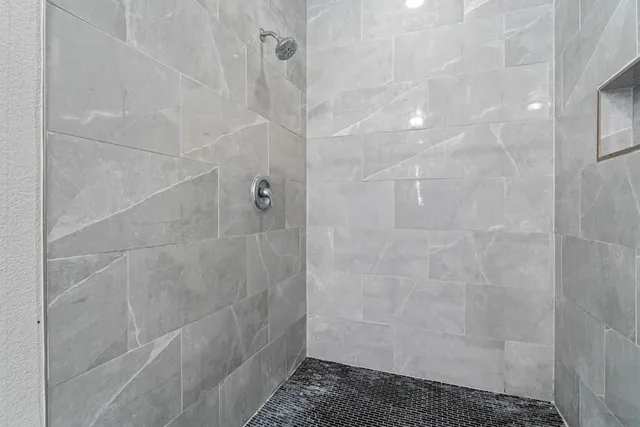 $757,953 | 1206 Walter Hoffman Road, Cedar Creek, TX 78612