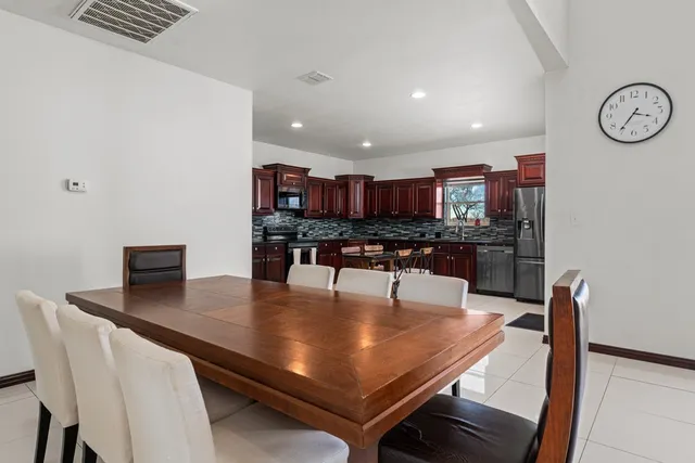 $757,953 | 1206 Walter Hoffman Road, Cedar Creek, TX 78612