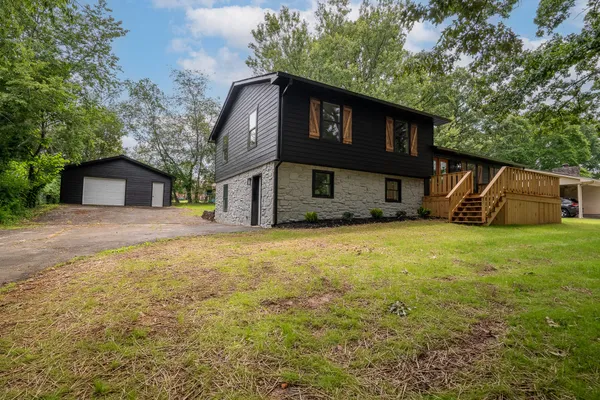 $399,000 | 1615 Deer Hollow Drive, Lawrenceburg, TN 38464