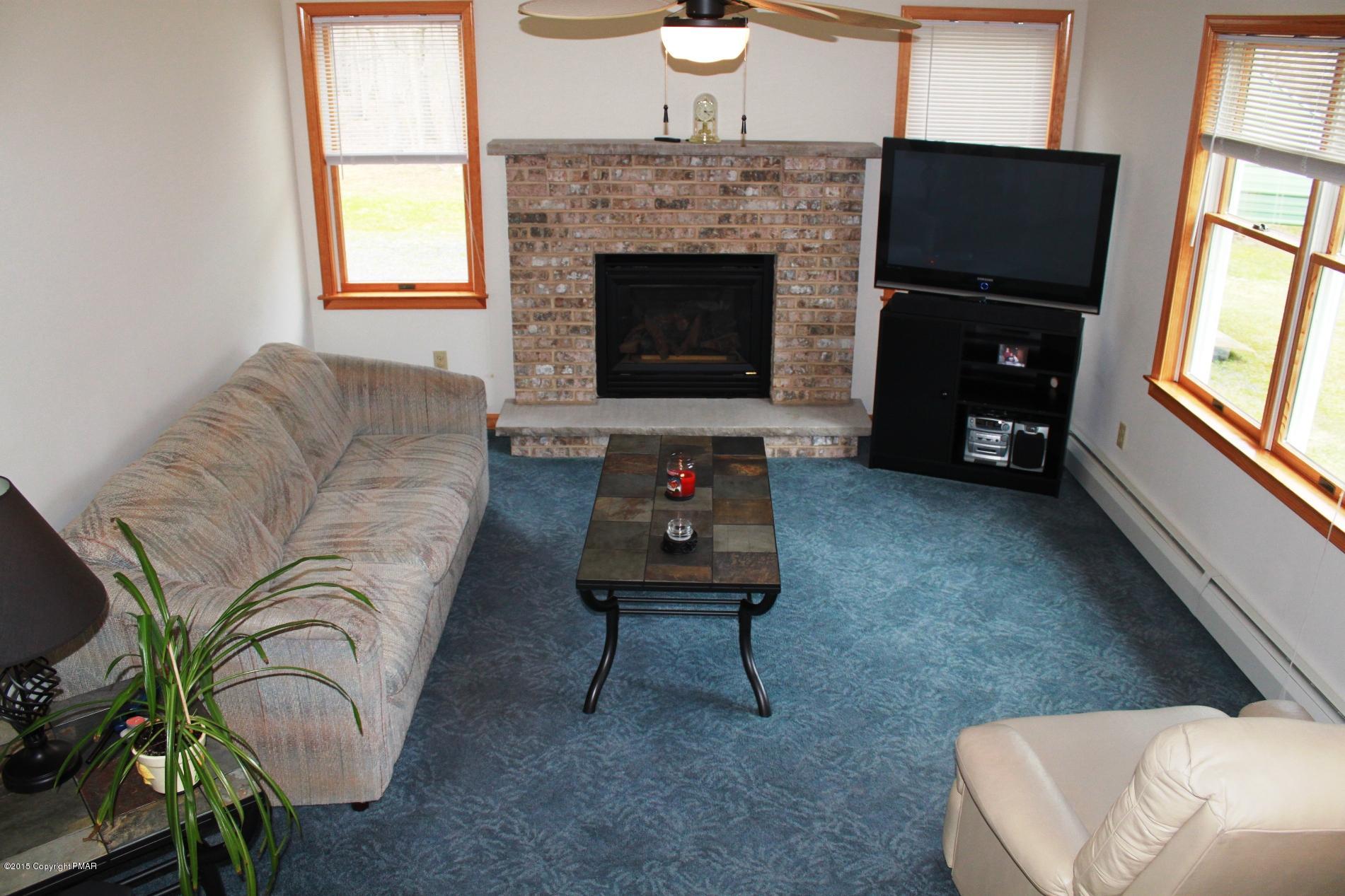 112 Hobby Acres Road Kunkletown, PA 18058 - Photo 17 of 50 Family Room