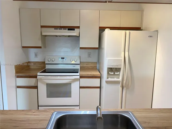$1,860 | 11251 Southwest 13th Street, Unit 201, Pembroke Pines, FL 33025