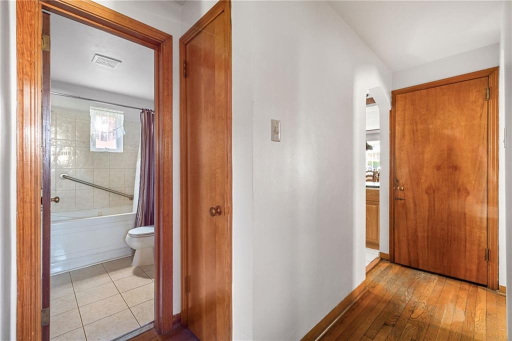 242 Hornaday Road Pittsburgh, PA 15210 - Photo 11 of 29 Gallery Image 11