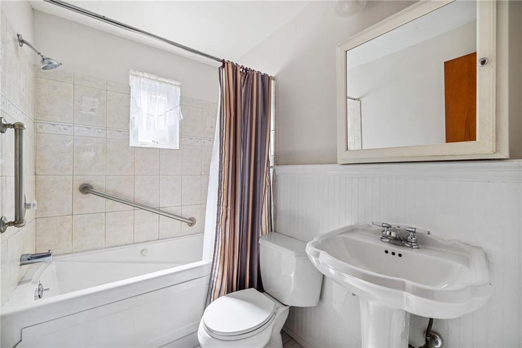242 Hornaday Road Pittsburgh, PA 15210 - Photo 18 of 29 Gallery Image 18
